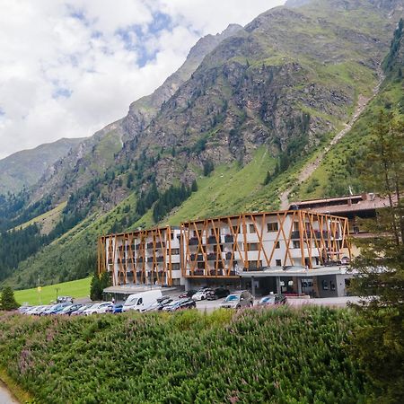 Hotel Gundolf Санкт-Леонгард-ім-Пітцталь Екстер'єр фото