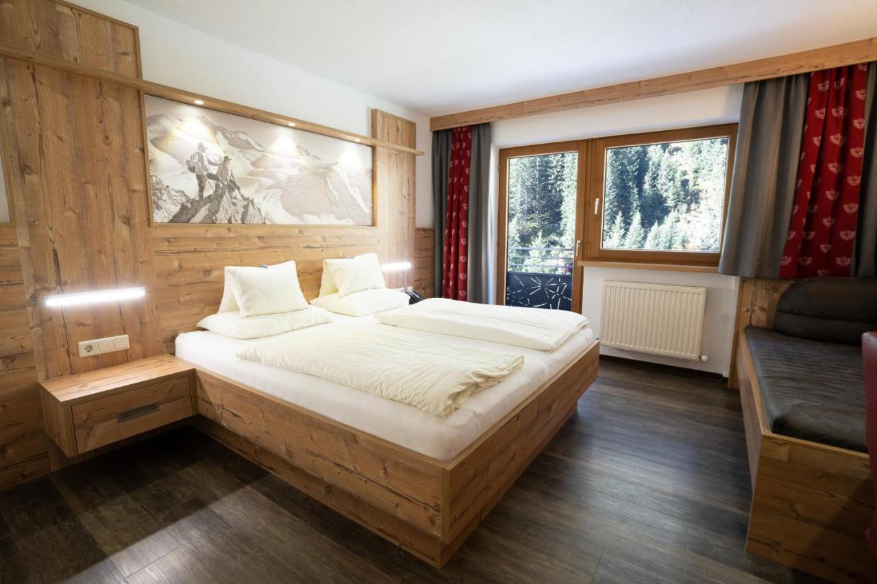 Hotel Gundolf Санкт-Леонгард-ім-Пітцталь Екстер'єр фото