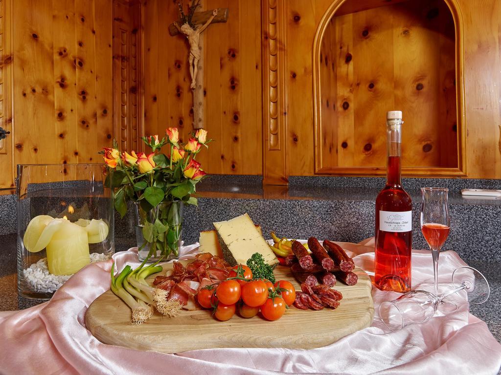 Hotel Gundolf Санкт-Леонгард-ім-Пітцталь Екстер'єр фото