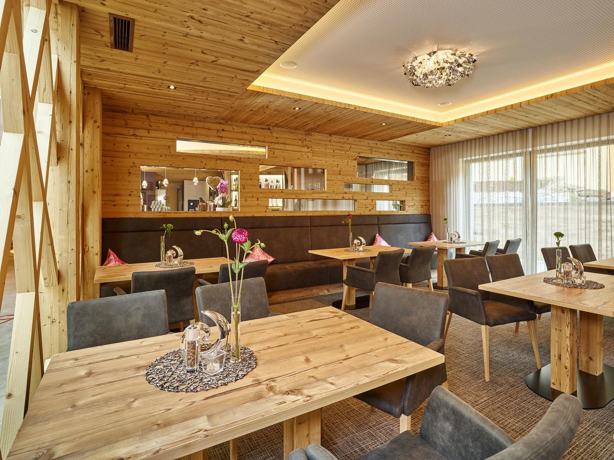 Hotel Gundolf Санкт-Леонгард-ім-Пітцталь Екстер'єр фото